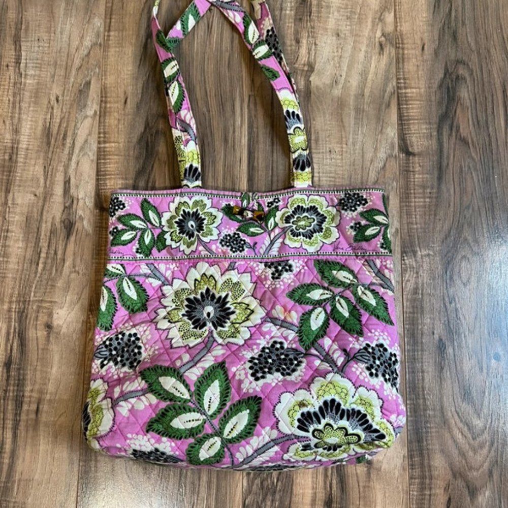 Vera Bradley pink purse‎